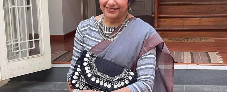 Suhasini Maniratnam - Grey Saree