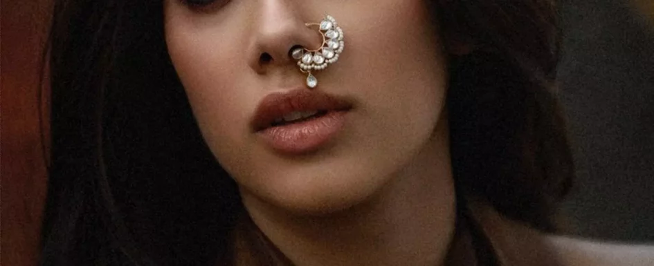 Janhvi Kapoor- Silver Nath & Blouse less Saree