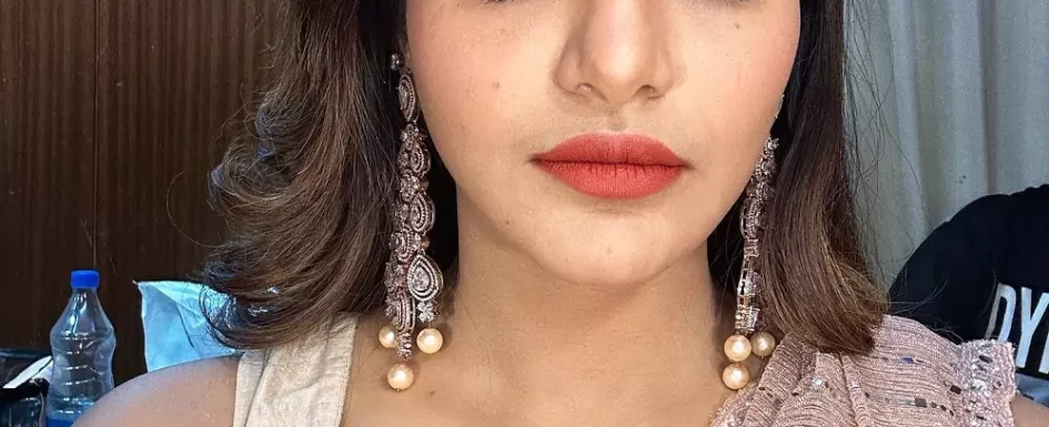 Ashu Reddy in Sem Sequence Saree