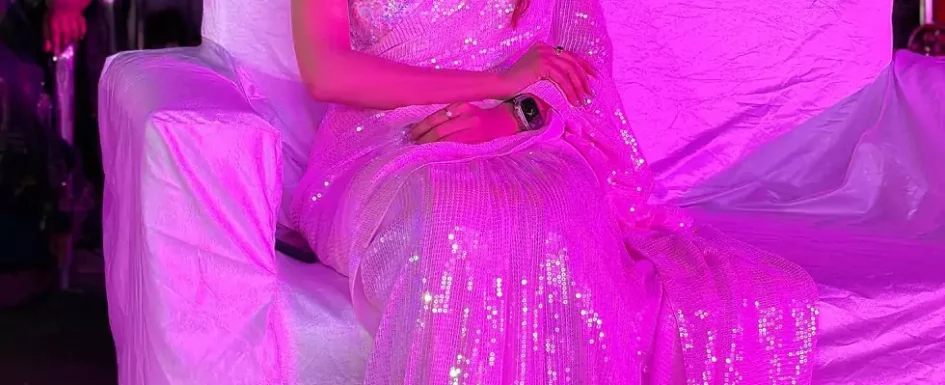Ashu Reddy - Pink Sequence Saree