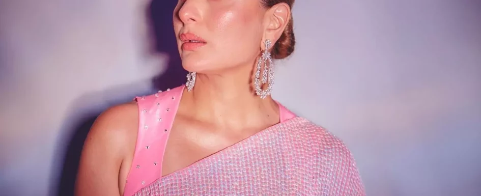 Kareen Kapoor - Pink Sequence Saree