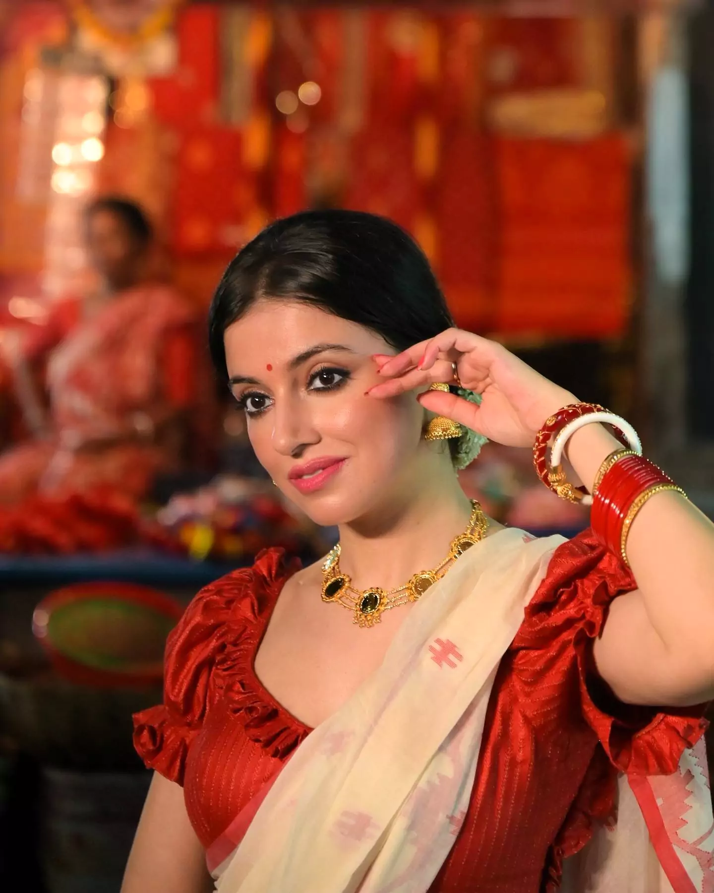Red and White Sarees Celebrate Durga Puja | bengali saree look