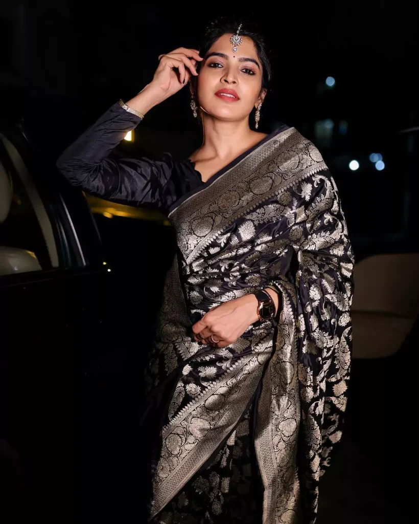 Embracing Elegance - The Perfect Fusion of Makeup, and Saree....